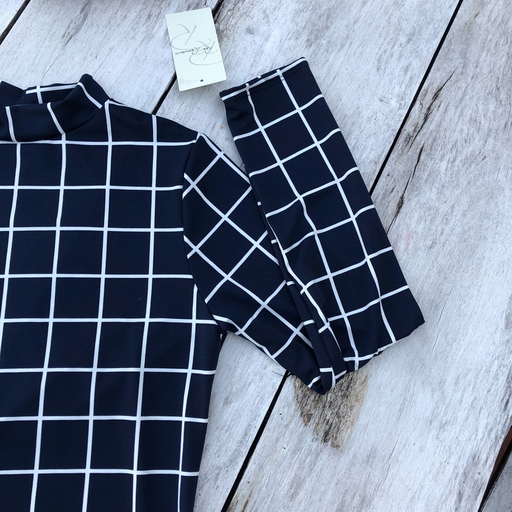 NWT rae republic navy/white geo pattern top sz L - Picture 3 of 4